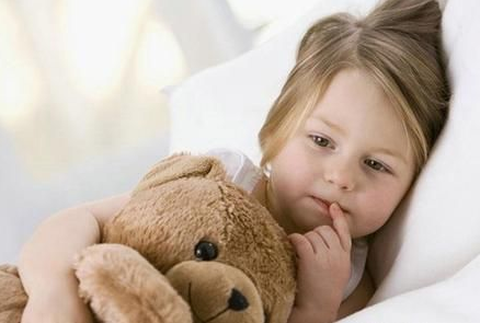 发烧酒精擦浴不可取 物理降温究竟怎么做？